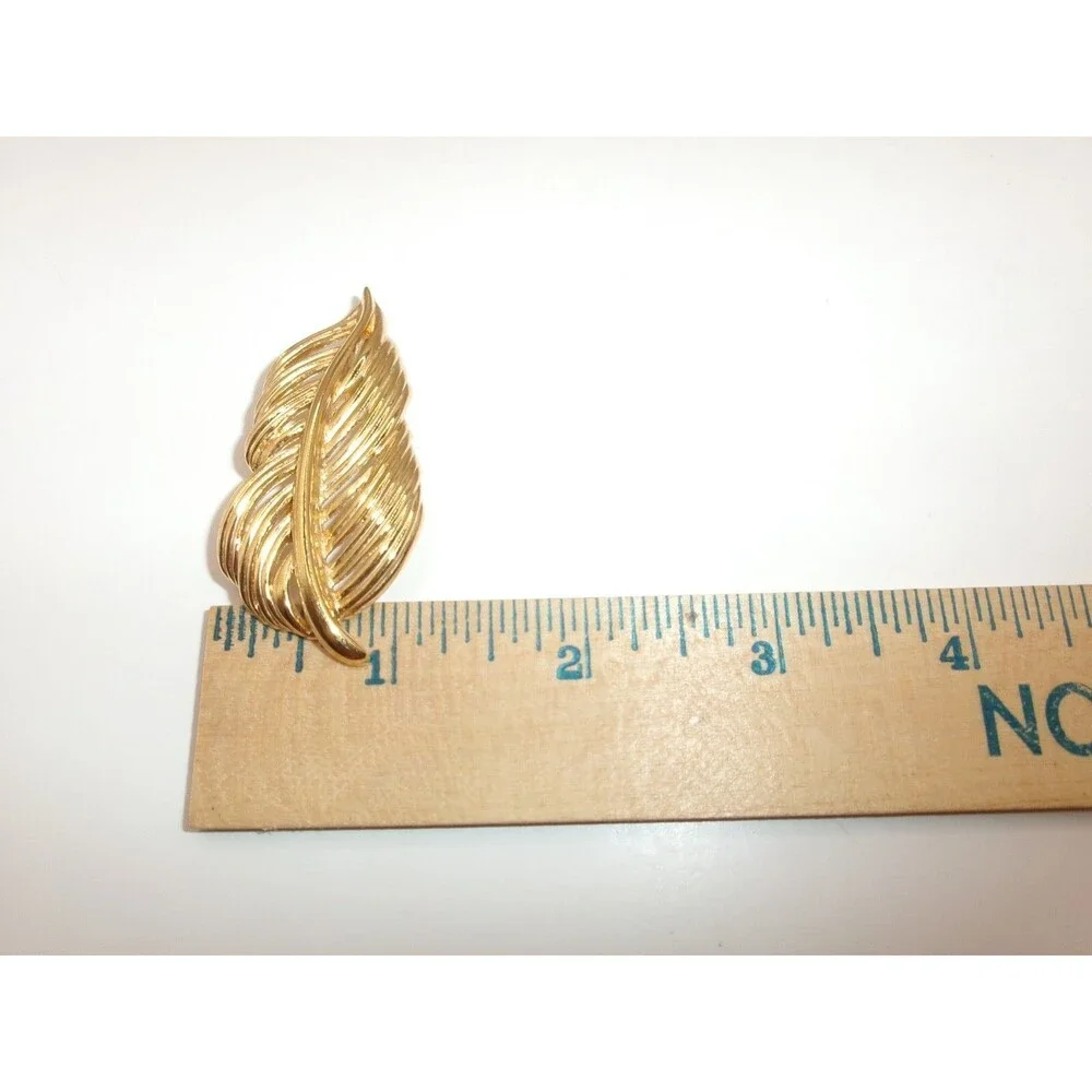 Vintage Napier Leaf or Feather Pin Brooch Gold Tone Open Work Signed F90 2.25 in